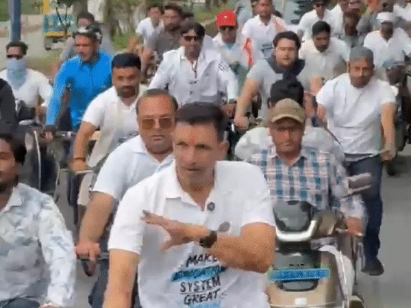 जीतू पटवारी हरी झंडी का संदेश जीतू पटवारी हरी झंडी का संदेश