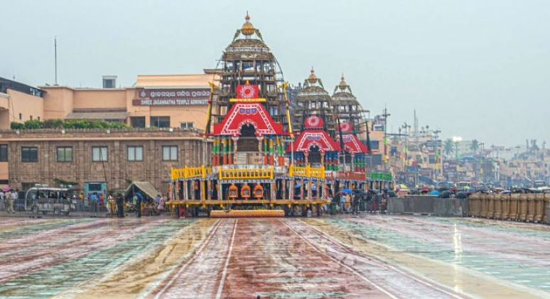 पुरी के बडदांड में रथ का भव्य आयोजन हुआ पुरी रथ यात्रा का भव्य आयोजन
