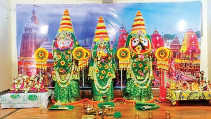तमलुक में पुरी से लाई गई नई प्रतिमाएं