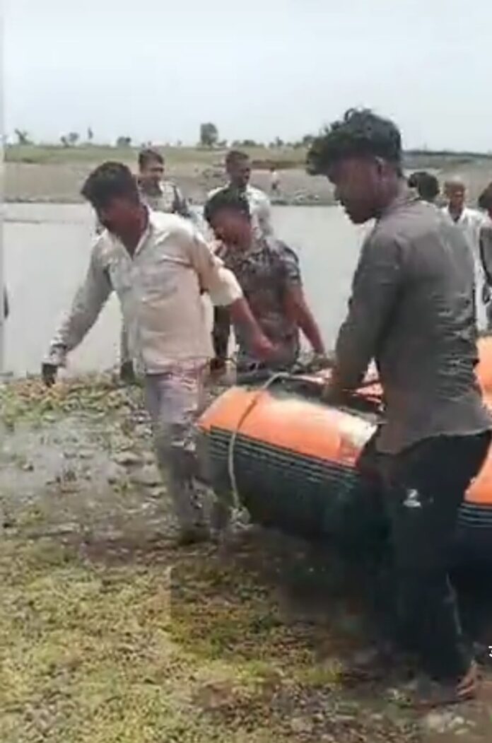 नहाते समय डूबा युवक तलाष नहाते समय डूबा युवक तलाष