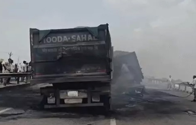 सोनीपत हाइवा ट्रक दुर्घटना सोनीपत हाइवा ट्रक दुर्घटना