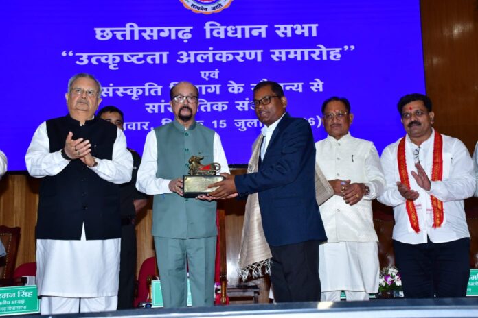 इलेक्ट्रॉनिक मीडिया रिपोर्टिंग का अलंकरण