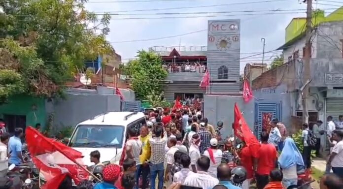 निरसा विधायक अरूप चटर्जी का आक्रोश मार्च