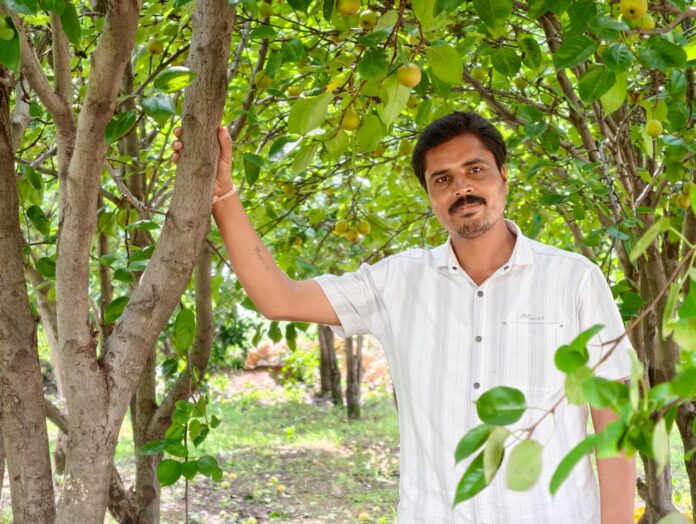 किसान मनोज यादव की जीवनी फोटो किसान मनोज यादव की जीवनी फोटो