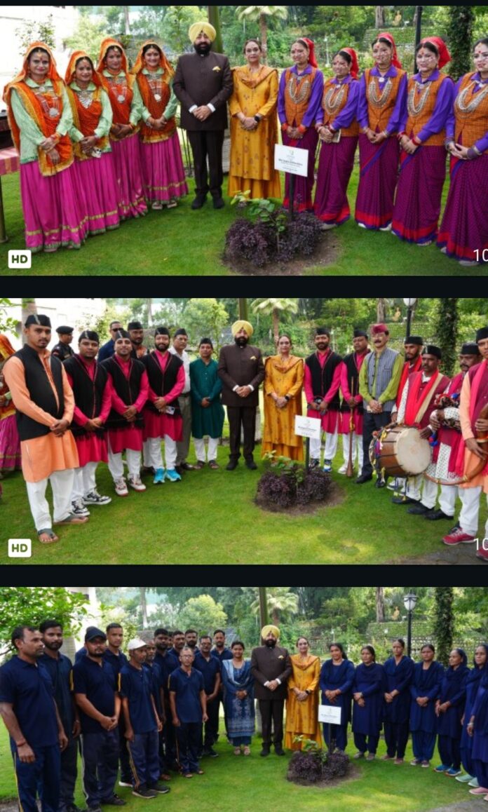 हरेला पर्व कार्यक्रम में राज्यपाल हरेला पर्व कार्यक्रम में राज्यपाल