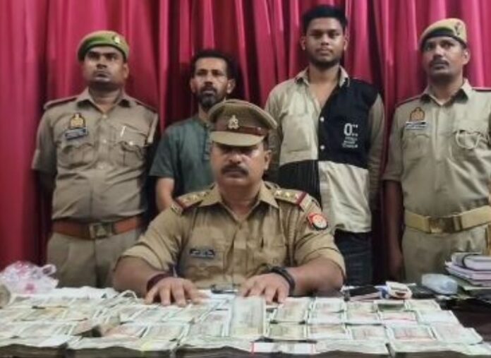 जीआरपी टीम और यात्री छुड़ाया गया जीआरपी टीम और यात्री छुड़ाया गया