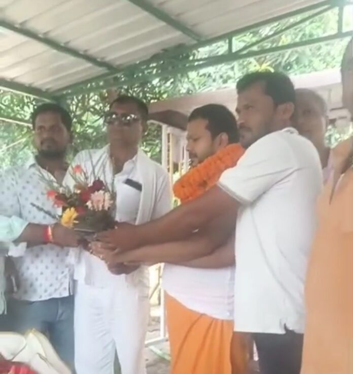 सम्मान समारोह में एमएलसी का स्वागत किया गया सम्मान समारोह में एमएलसी का स्वागत किया गया