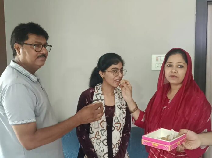 किशनगंज की अरफा समरीन ने नीट में हासिल की रैंक किशनगंज की अरफा समरीन ने नीट में हासिल की रैंक