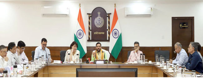 हरियाणा के मुख्यमंत्री जिला उपायुक्ताओं के साथ बैठक हरियाणा के मुख्यमंत्री जिला उपायुक्ताओं के साथ बैठक