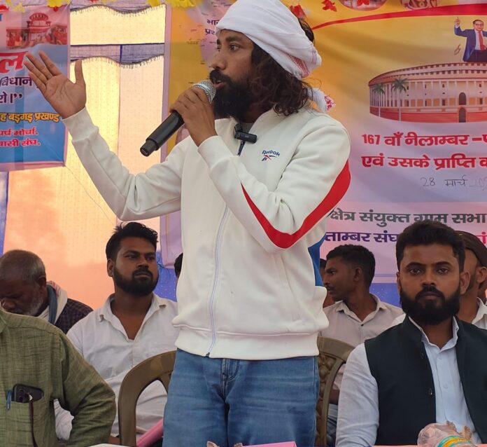 देवेंद्र नाथ महतो की फाइल फोटो हिंदी में