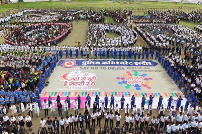 इंदौर में वनाई गई मानव श्रृंखला का वीडियो