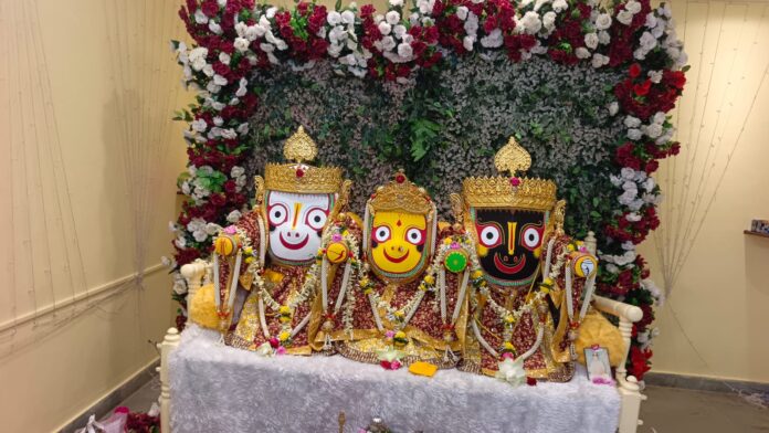 जनकपुरी धाम में भगवान जगन्नाथ की मूर्ति