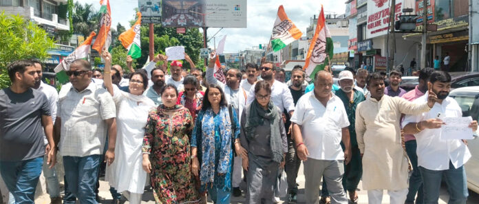 कांग्रेस सपा नेता प्रदर्शन वीडियो