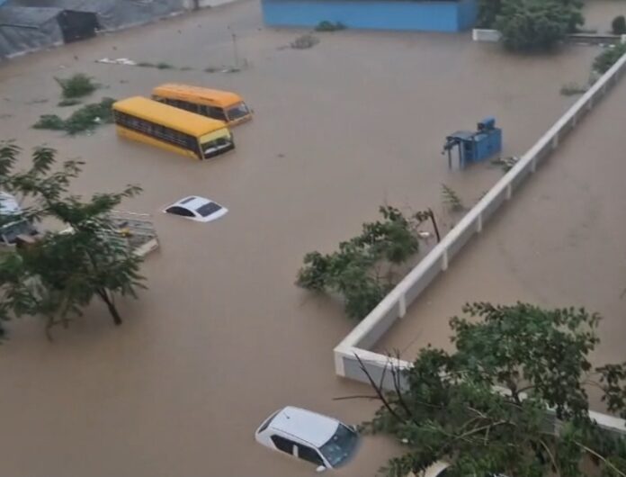 गुजरात में भारी बारिश की तस्वीर
