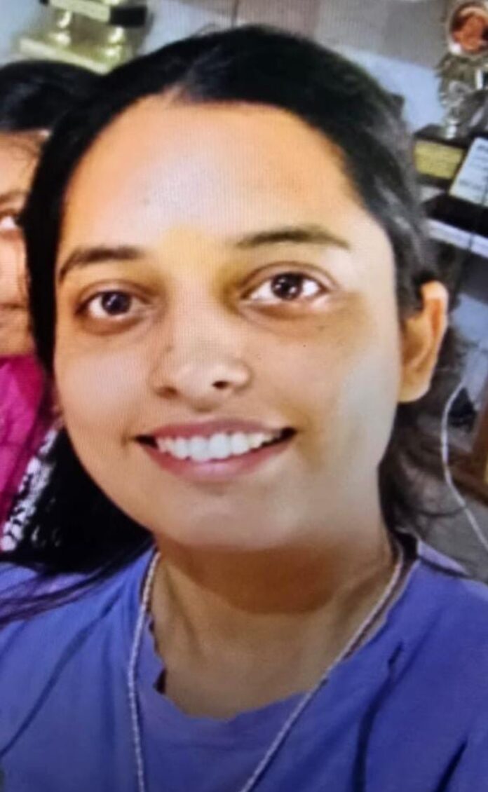 युवती का फाइल फोटो वायरल हुआ युवती का फाइल फोटो वायरल हुआ