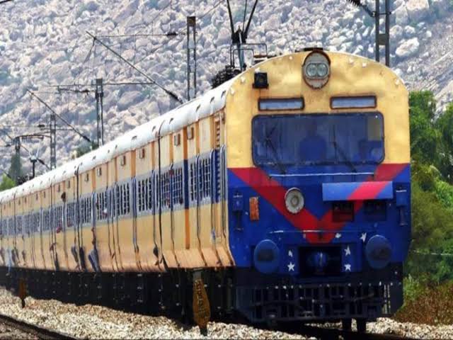 ट्रेन : रविवार से संशोधित समय से चलेंगी बरेली-दिल्ली पैसेंजर और अलीगढ़-बरेली पैसेंजर ट्रेन बरेली दिल्ली ट्रेन समय संशोधित