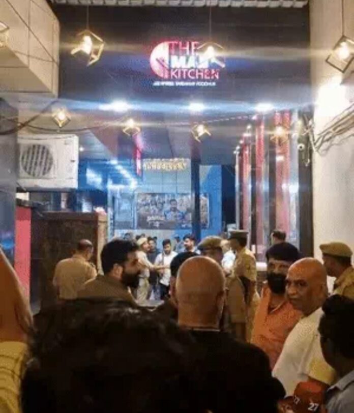 घटना स्थल रेस्टोरेंट की विशेषताएं