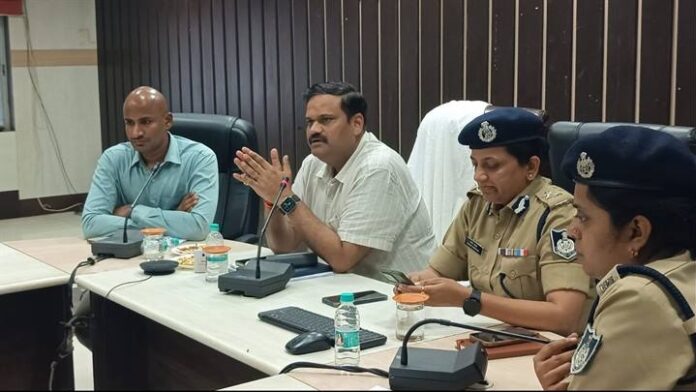 सीहोर राजस्व अधिकारी बैठक सीहोर राजस्व अधिकारी बैठक