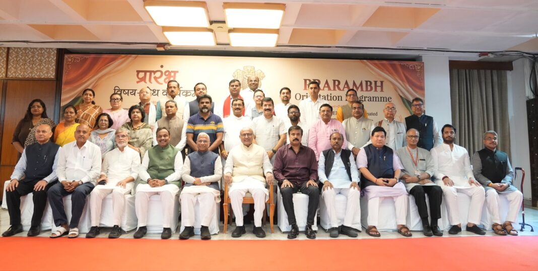 उपराष्ट्रपति सीपी राधाकृष्णन के साथ