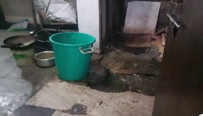 जबलपुरः निरीक्षण में गंदगी का मामला सामने आया है जबलपुर निरीक्षण में गंदगी का मामला