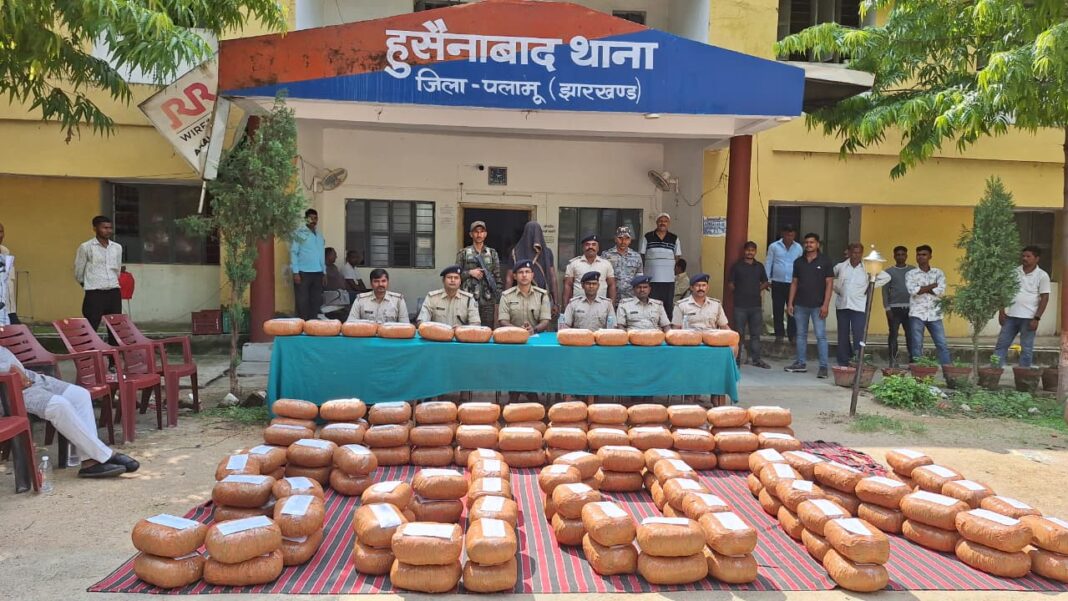 हुसैनाबाद पुलिस गांजा बरामद