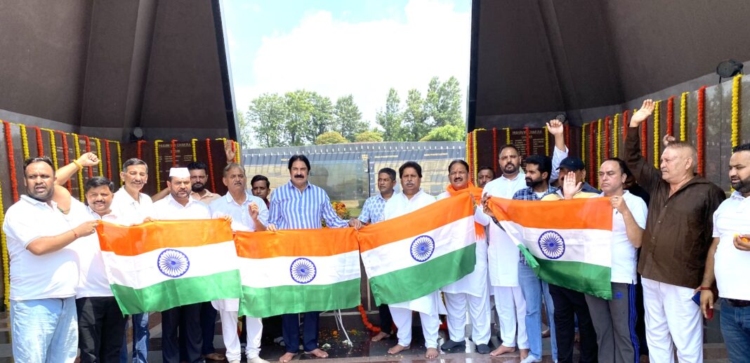 कारगिल विजय दिवस पर कांग्रेस ने बलिदान स्तंभ पर शहीदों को दी श्रद्धांजलि कारगिल विजय दिवस कांग्रेस शहीदों को श्रद्धांजलि