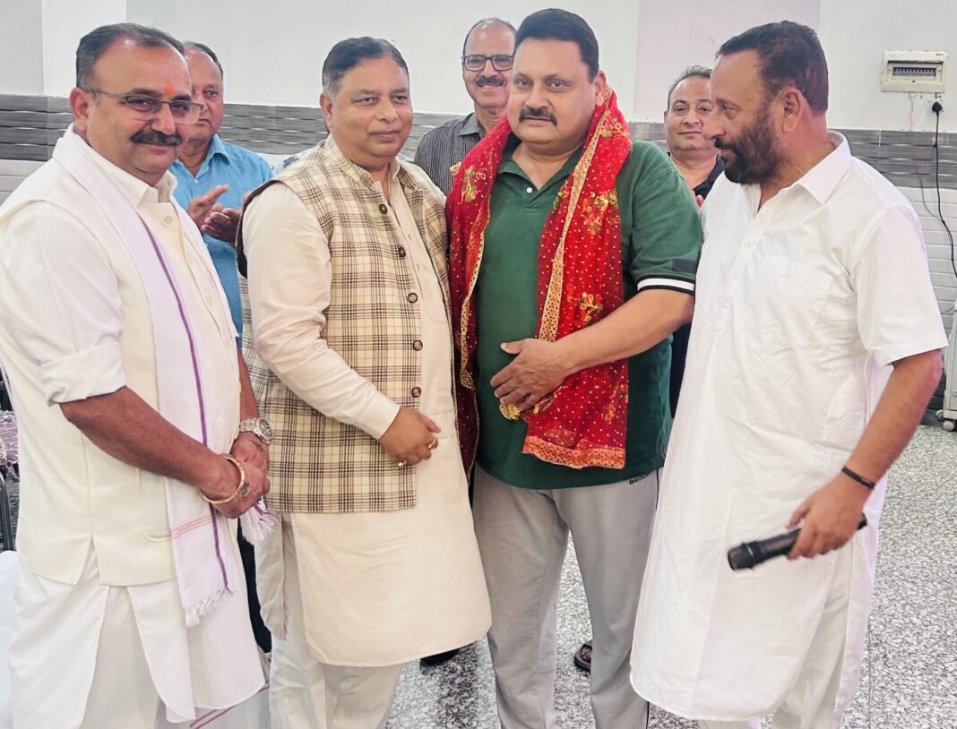 कारगिल विजय दिवस पर भाजपा ने शहीदों को दी श्रद्धांजलि भाजपा ने कारगिल विजय दिवस पर शहीदों को किया सम्मान