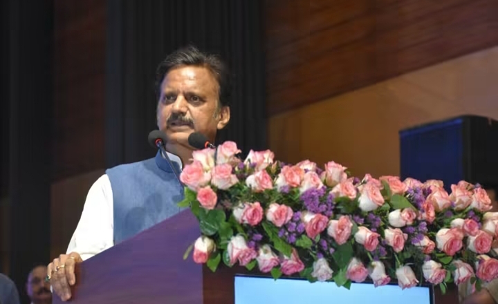 फोटो उपमुख्यमंत्री की नई तस्वीरें सोशल मीडिया पर वायरल हुईं फोटो उपमुख्यमंत्री की नई तस्वीरें सोशल मीडिया पर वायरल हुईं
