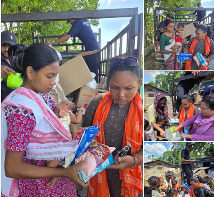 असमः बाढ़ प्रभावितों के बीच राहत सामग्री वितरण का दृश्य देखा गया असम बाढ़ प्रभावितों को राहत सामग्री