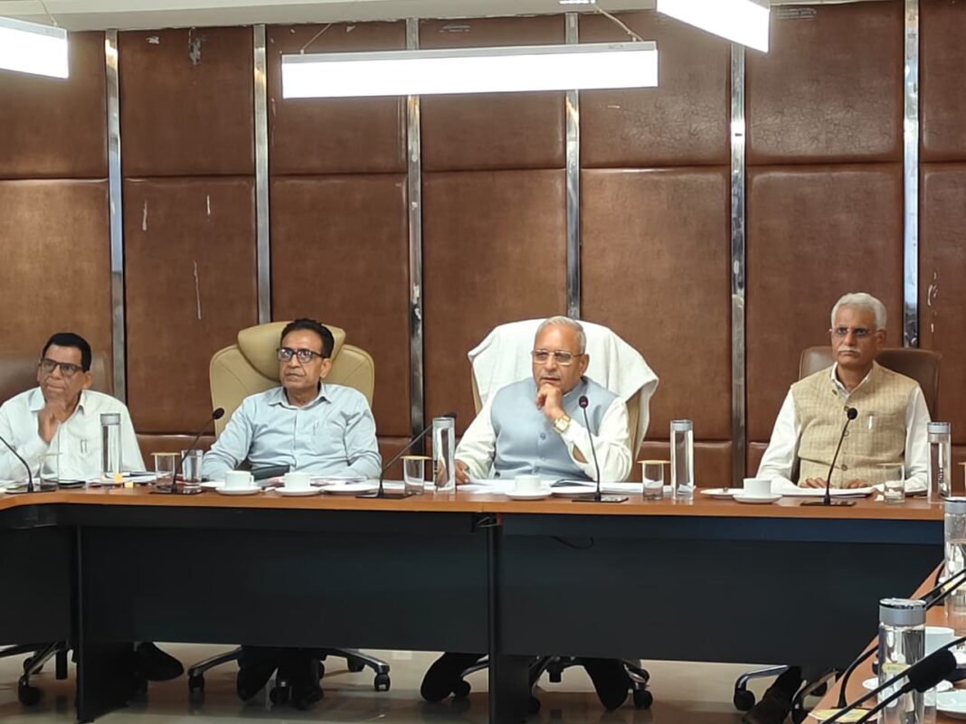 हरियाणा लोक निर्माण विभाग की बैठक