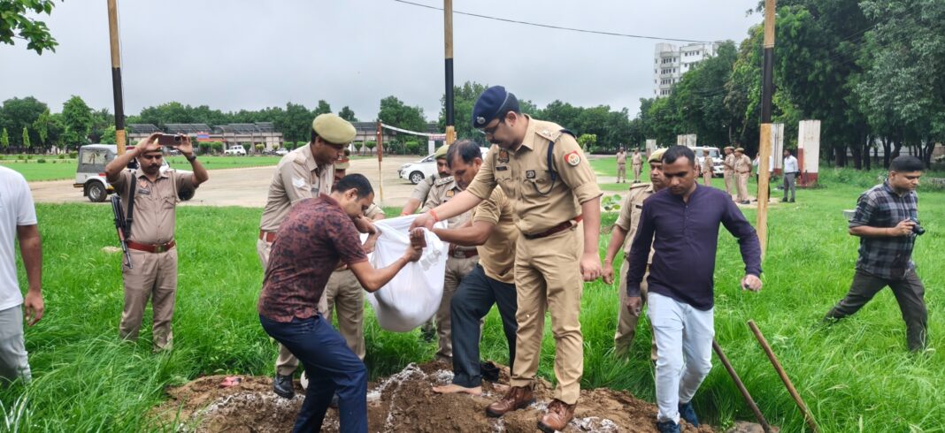 दफनाते हुए एक पुरानी कहानी को दफनाते हुए एक पुरानी कहानी को