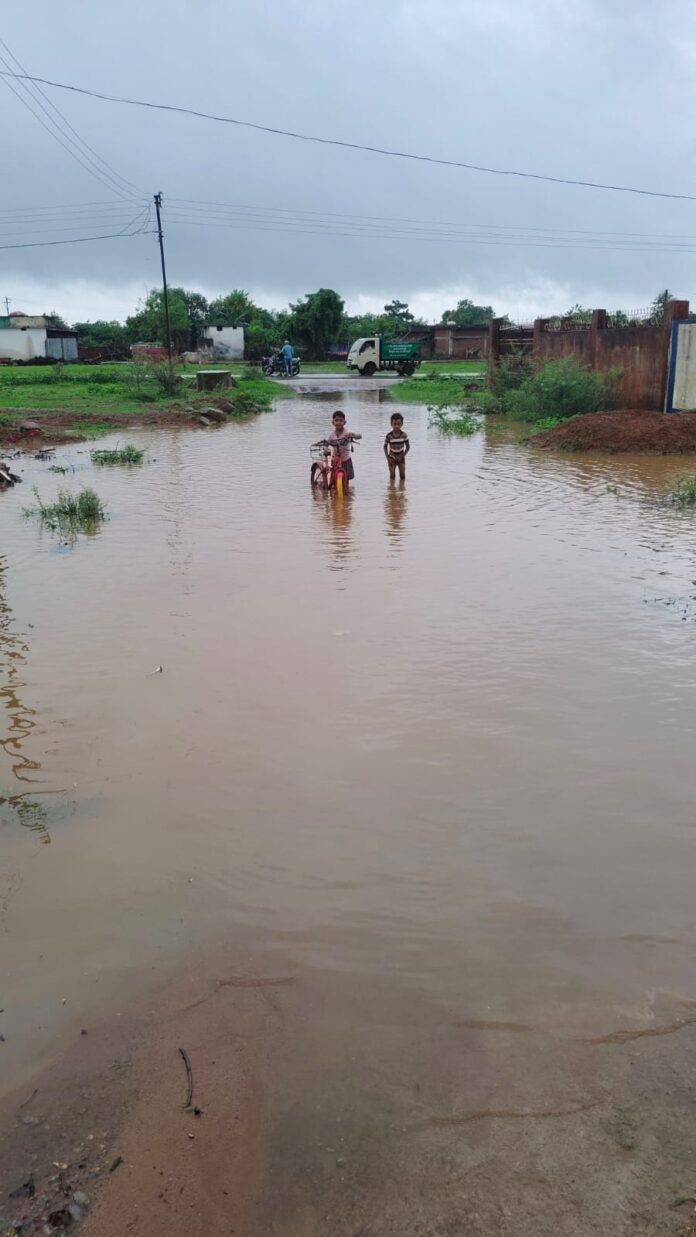क्षेत्र में पानी भरने की समस्या