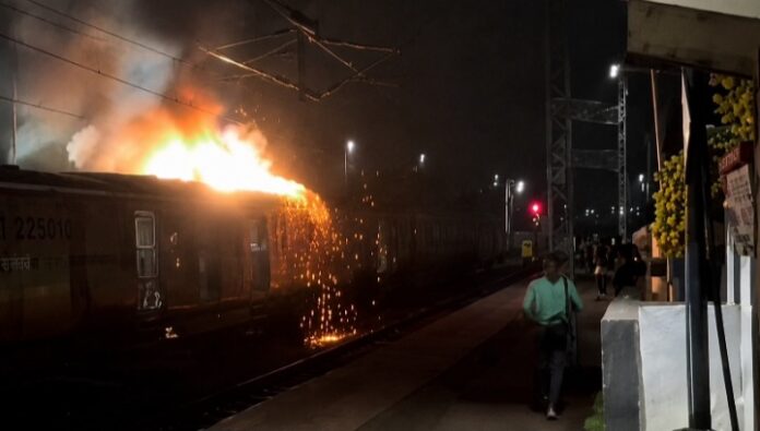 स्टेशन आग हादसा वीडियो न्यूज स्टेशन आग हादसा वीडियो न्यूज