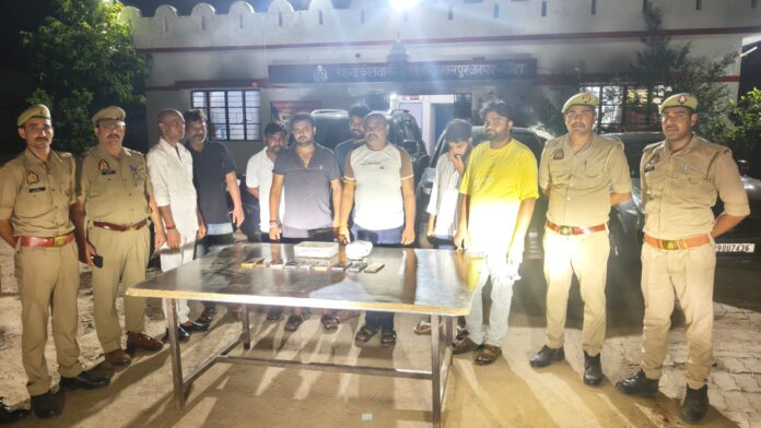 जुंआरी गिरफ्तारी की तस्वीर जुंआरी गिरफ्तारी की तस्वीर