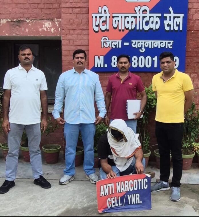 पुलिस ने नशा तस्कर को गिरफ्तार किया है पुलिस ने नशा तस्कर को गिरफ्तार किया है