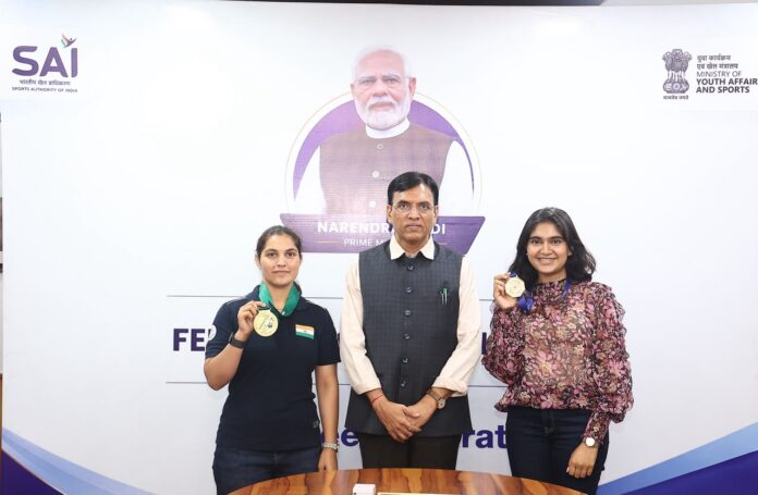 मुकुल मांडविया ईशा सिंह नीरू धांडा मुकुल मांडविया ईशा सिंह नीरू धांडा