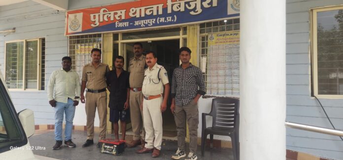 गिरफ्तार आरोपी दामाद की पुलिस के सामने हुई पेशी