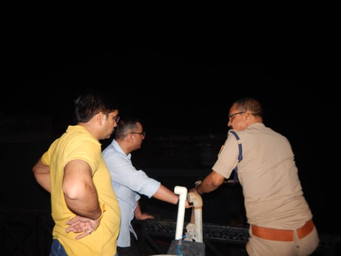 मोहल्ला सागर सराय में मोमबत्ती फैक्ट्री आग मोहल्ला सागर सराय में मोमबत्ती फैक्ट्री आग