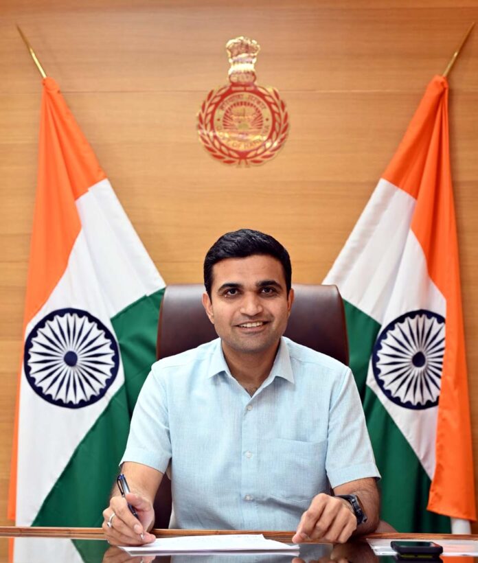 डीएचबीवीएन प्रबंध निदेशक विक्रम सिंह