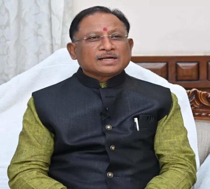 मुख्यमंत्री विष्णुदेव साय की फाइल फटी हुई है मुख्यमंत्री विष्णुदेव साय की फाइल फटी हुई है
