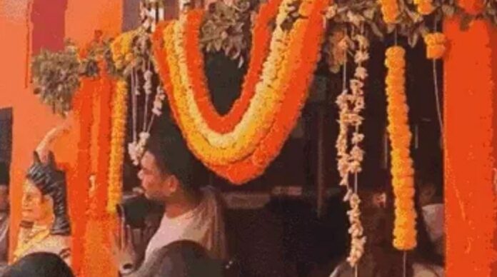 महादेव घाट मंदिर की तस्वीर