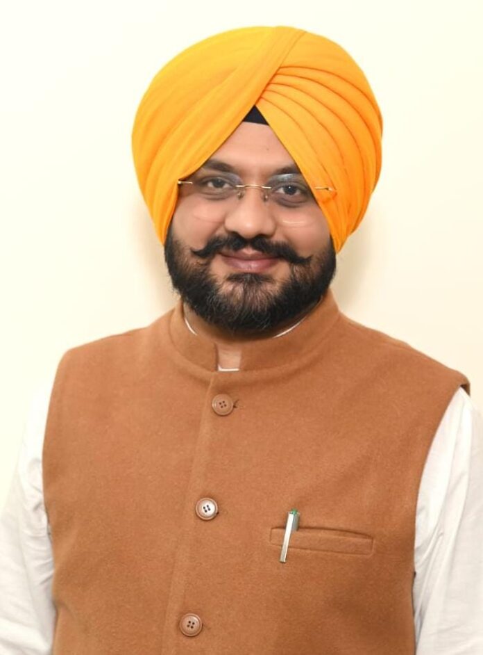 पंजाब टूरिज्म मंत्री तारुनप्रीत सिंह सोंध पंजाब टूरिज्म मंत्री तारुनप्रीत सिंह सोंध