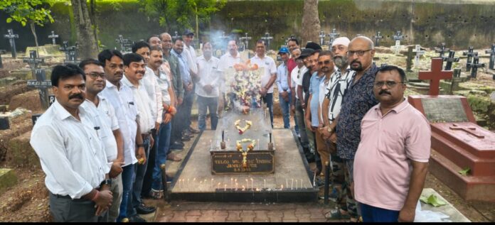 मजदूर नेता माइकल जॉन की समाधि पर श्रद्धांजलि मजदूर नेता माइकल जॉन की समाधि पर श्रद्धांजलि