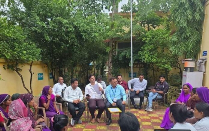 स्वास्थ्य केन्द्र निरीक्षण और स्वच्छता जांच स्वास्थ्य केन्द्र निरीक्षण और स्वच्छता जांच