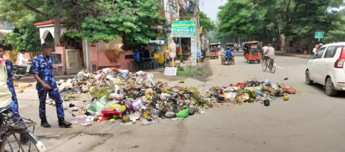 सफाई कर्मियों की हड़ताल छपरा सफाई कर्मियों की हड़ताल छपरा