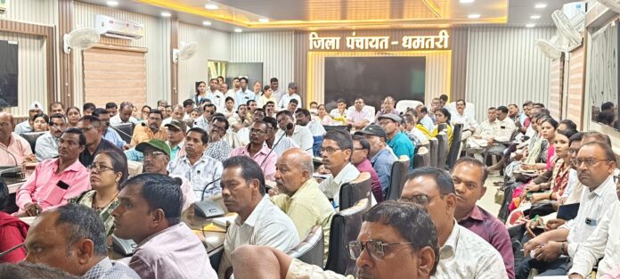 ग्राम सचिवों की बैठक में चर्चा ग्राम सचिवों की बैठक में चर्चा