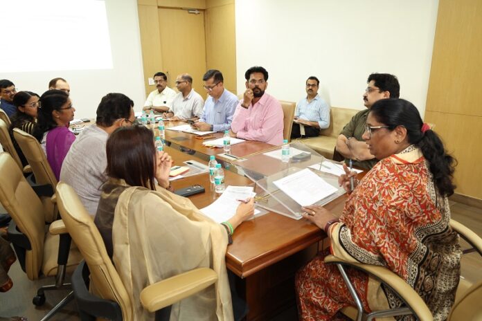 निर्मला सिंघवी समीक्षा बैठक फोटो निर्मला सिंघवी समीक्षा बैठक फोटो