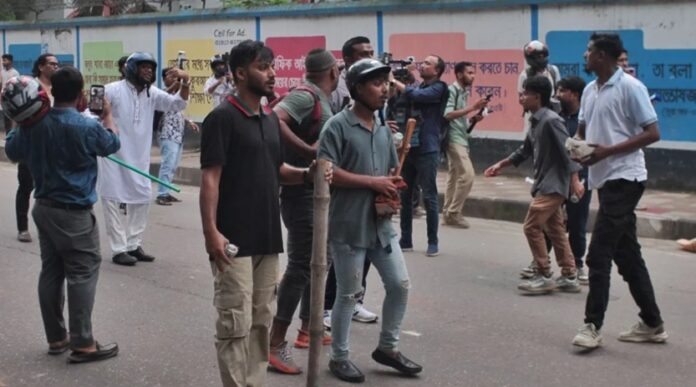 बांग्लादेश में हिंसक झड़प बांग्लादेश में हिंसक झड़प