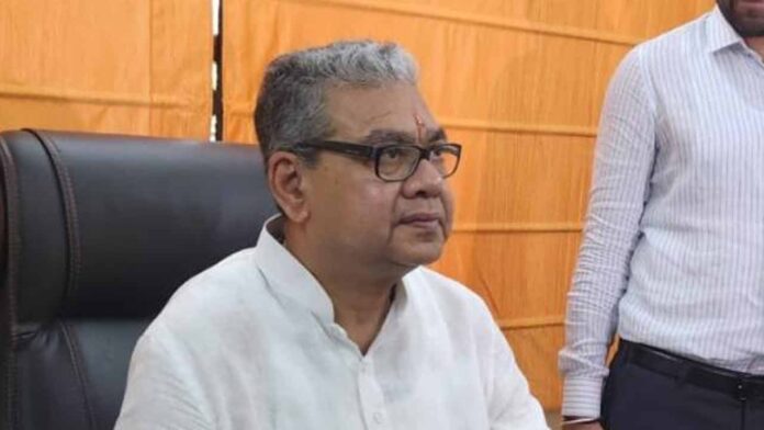 सारद्वत मुखर्जी परिवार की तस्वीर सारद्वत मुखर्जी परिवार की तस्वीर