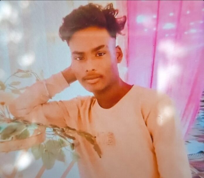 रोहित रविदास की वायरल फाइल फोटो रोहित रविदास की वायरल फाइल फोटो